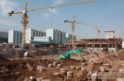 麥積區(qū)重點項目建設加速推進，建設工程施工如火如荼